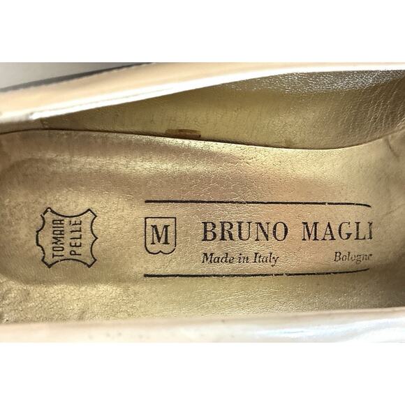 Vintage Bruno Magli Italian Black Cream Patent Leather Bow Flat Pumps - Picture 5 of 9